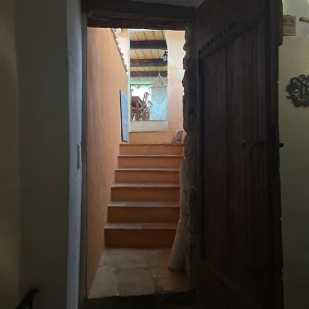 L'escalo 무스티에생마리