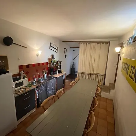 L'escalo 무스티에생마리