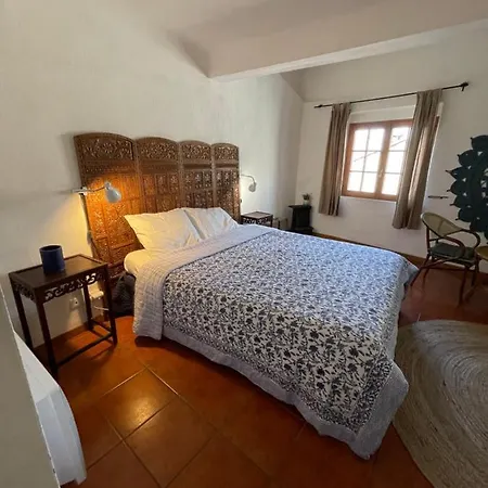 L'escalo 무스티에생마리